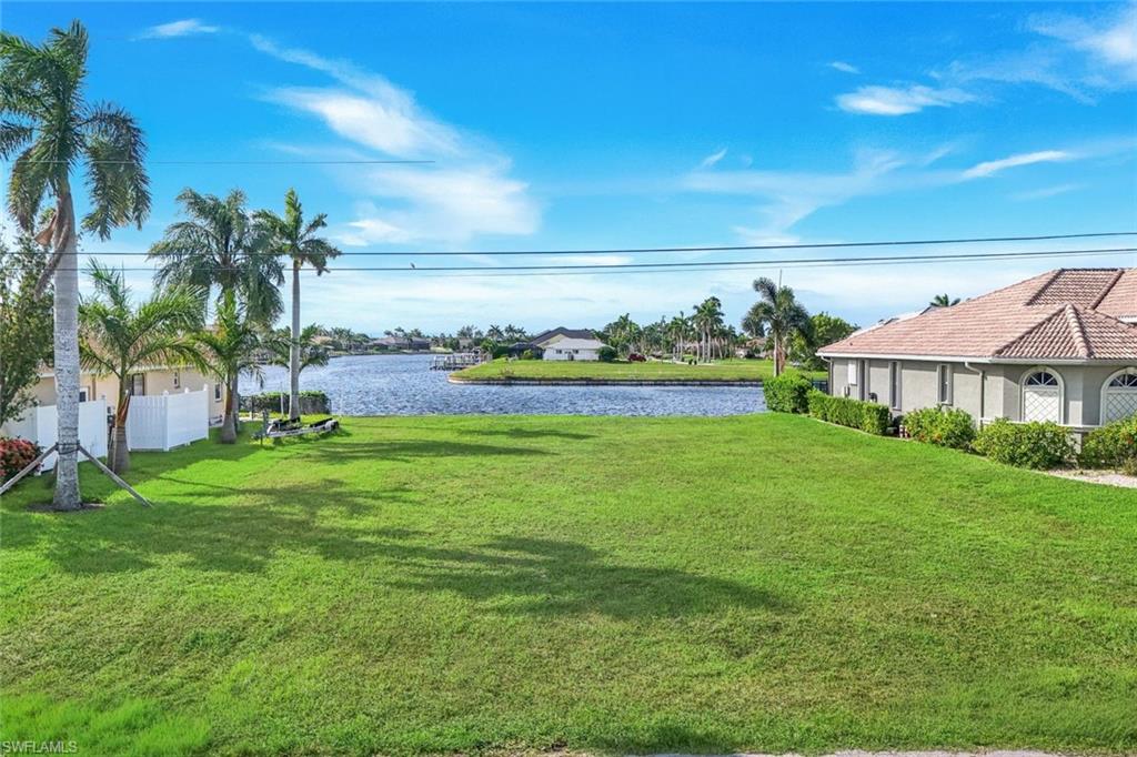 CAPE CORAL - Land
