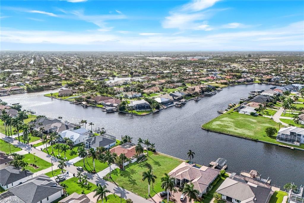 CAPE CORAL - Land