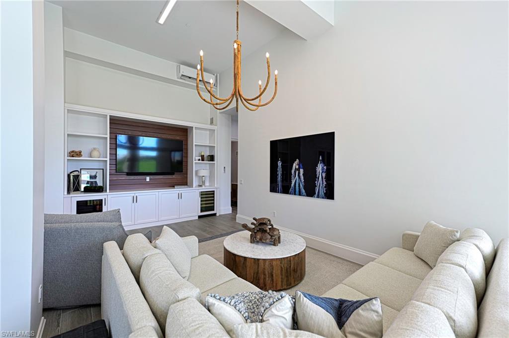 BAREFOOT BEACH - Residential