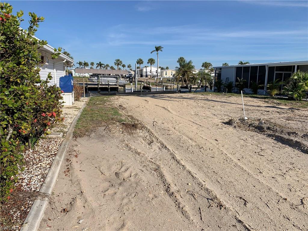 BAYSIDE ESTATES - Land