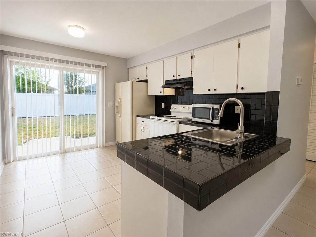 CAPE CORAL - Residential Lease