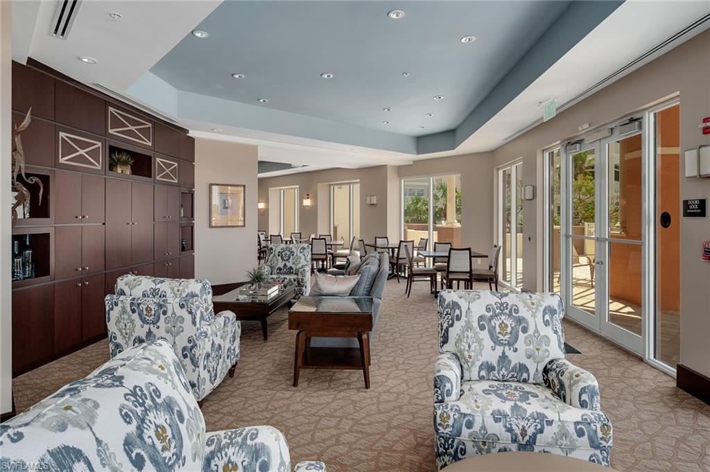 THE PARAMOUNT - Residential