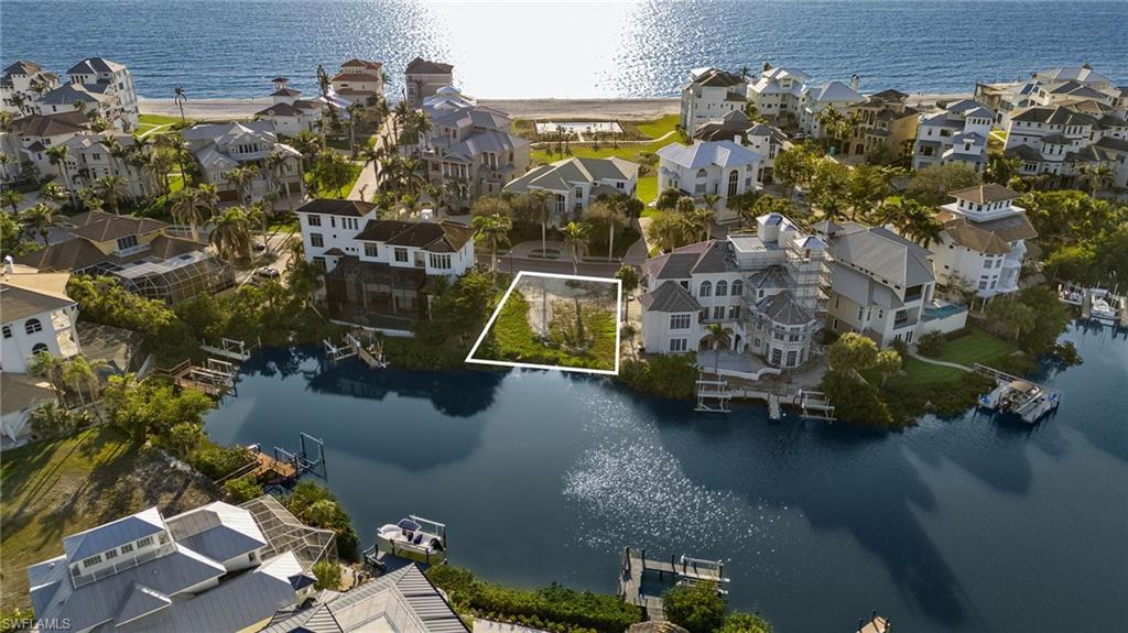BAREFOOT BEACH - Land