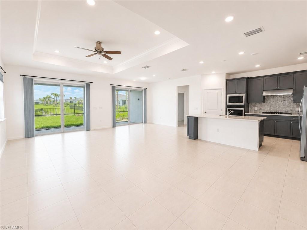NORTHRIDGE - Residential Lease