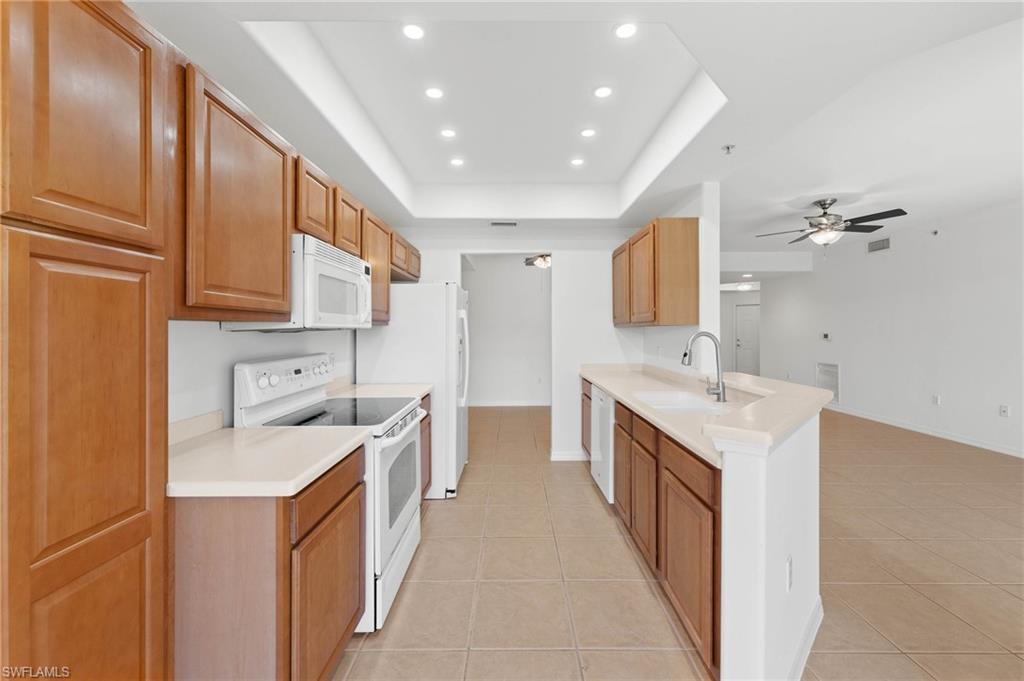 SABAL POINTE - Residential