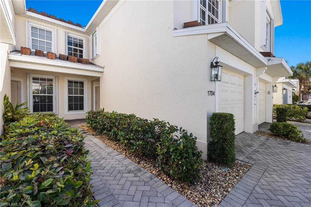 SABAL POINTE - Residential