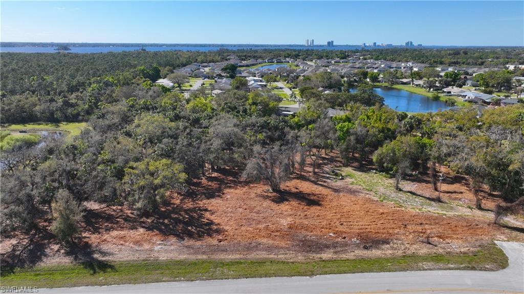 DAUGHTREYS CREEK - Land