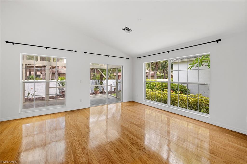 CARRIAGE CIRCLE OF NAPLES - Residential