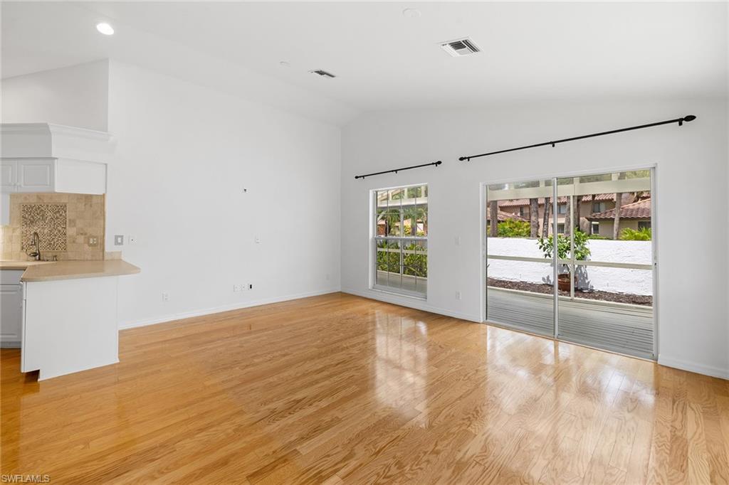 CARRIAGE CIRCLE OF NAPLES - Residential
