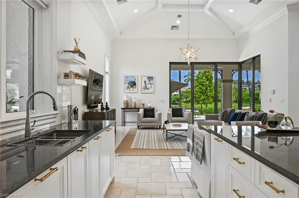 BAY COLONY SHORES - Residential
