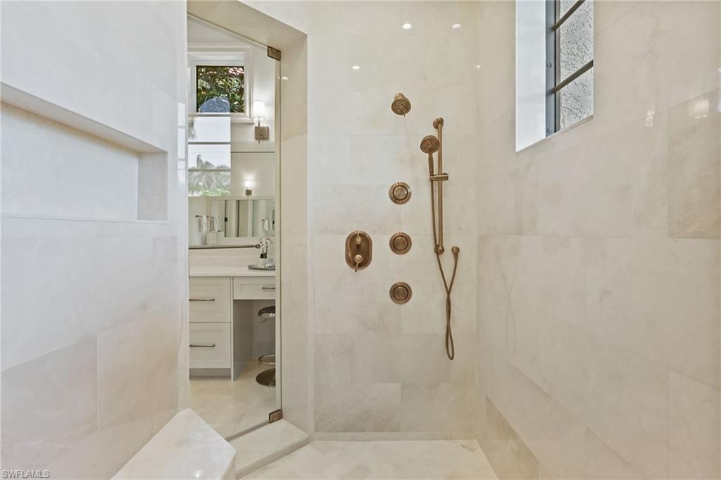 BAY COLONY SHORES - Residential