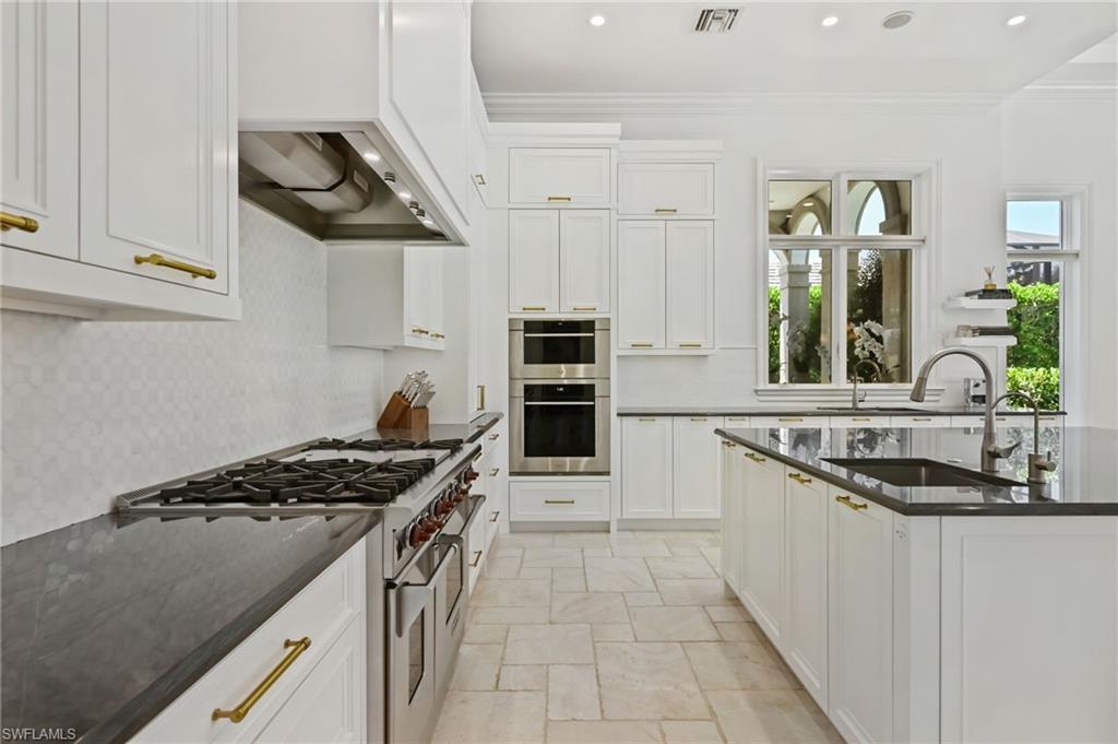 BAY COLONY SHORES - Residential