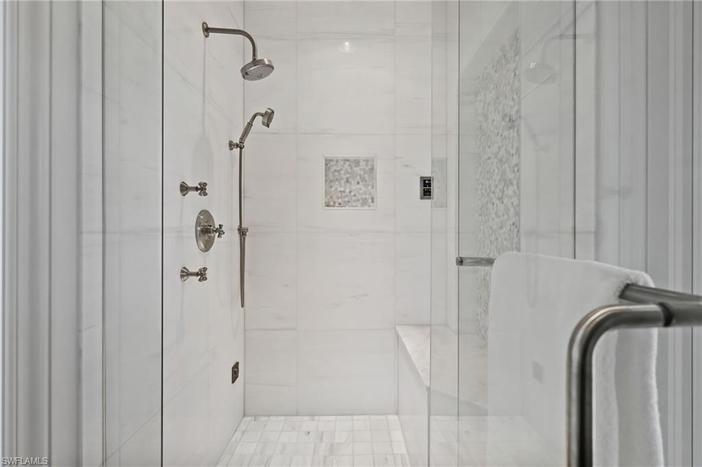 BAY COLONY SHORES - Residential