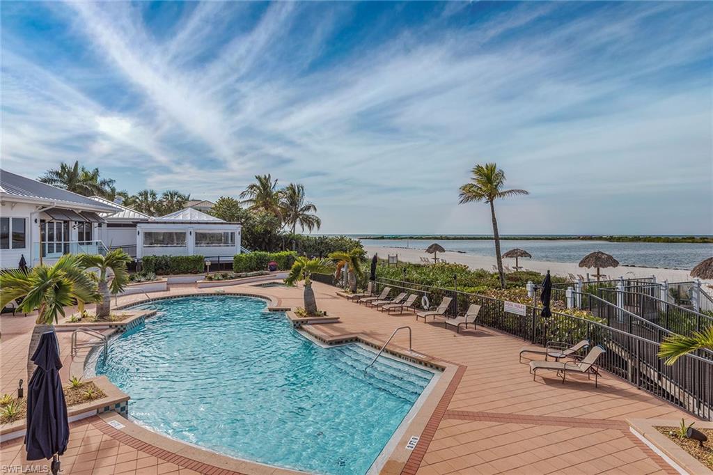 HIDEAWAY BEACH - Land
