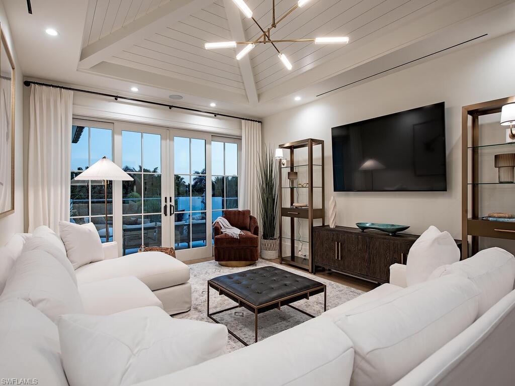 OLDE NAPLES - Residential