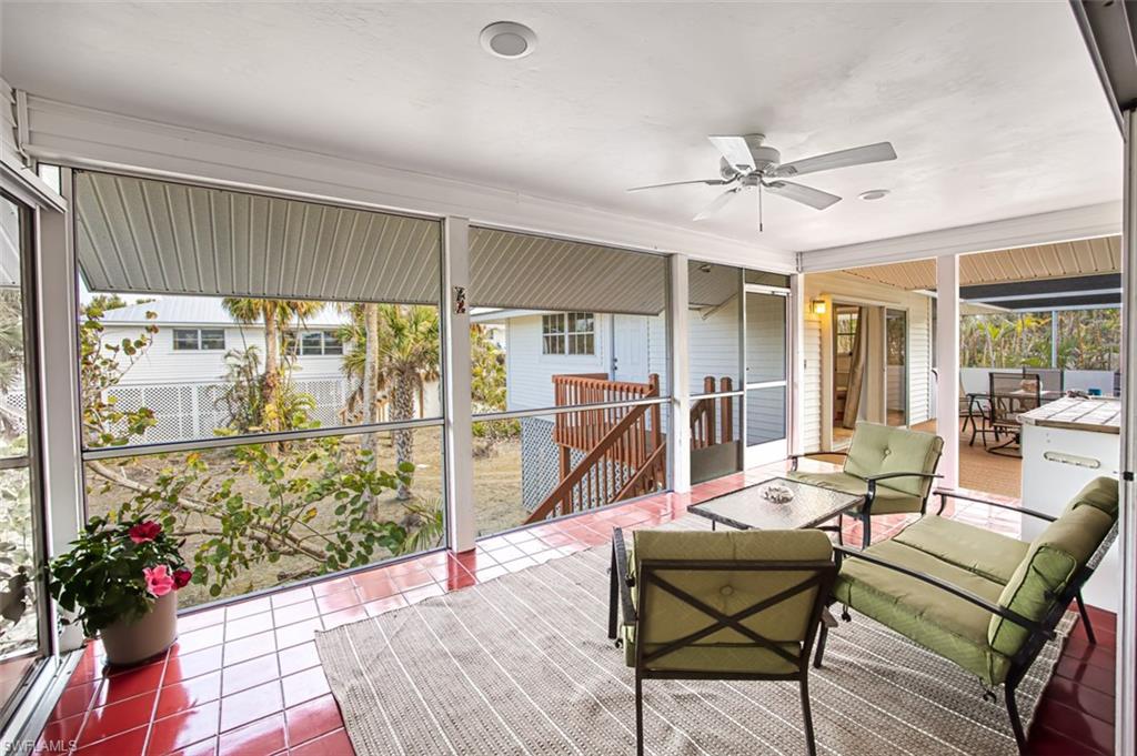 PALM LAKE - Residential