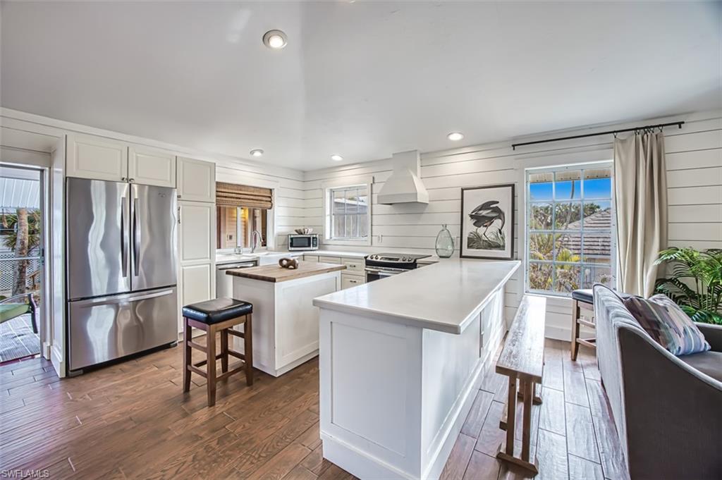 PALM LAKE - Residential