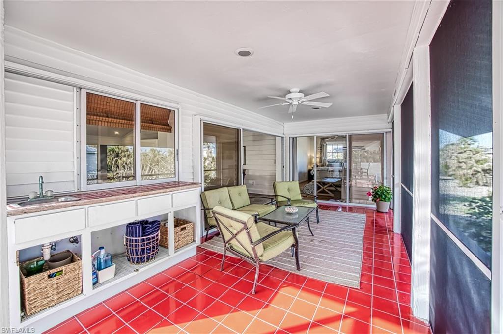 PALM LAKE - Residential