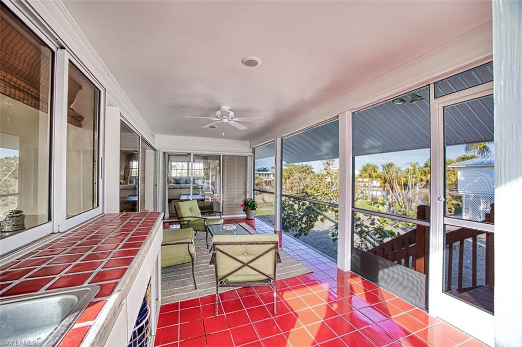 PALM LAKE - Residential
