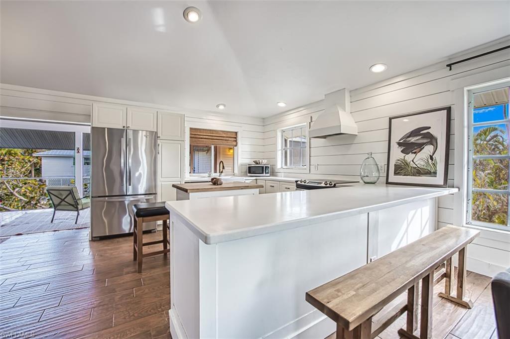 PALM LAKE - Residential