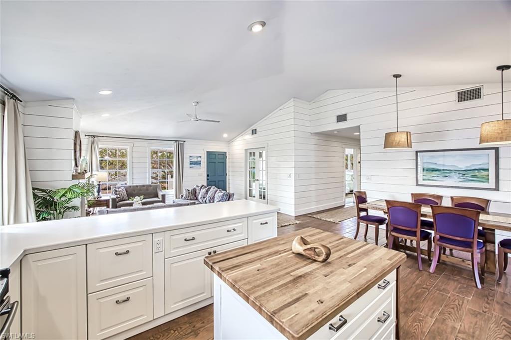 PALM LAKE - Residential