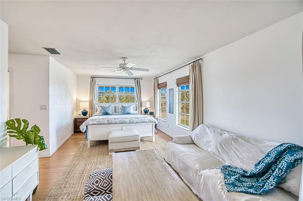 PALM LAKE - Residential