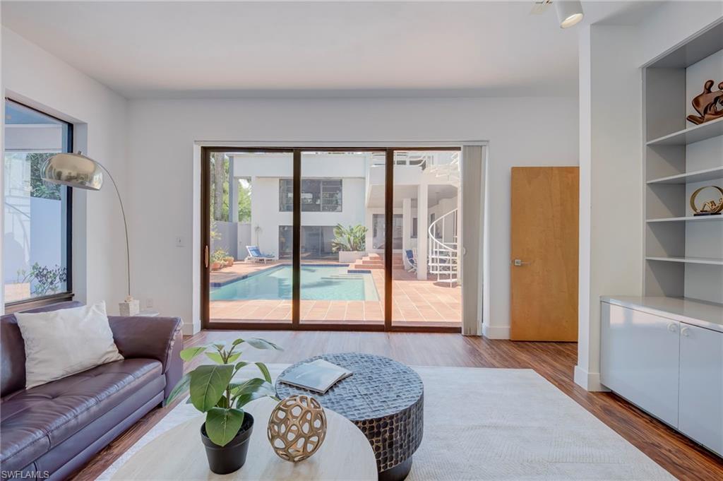 RIVERSIDE - Residential