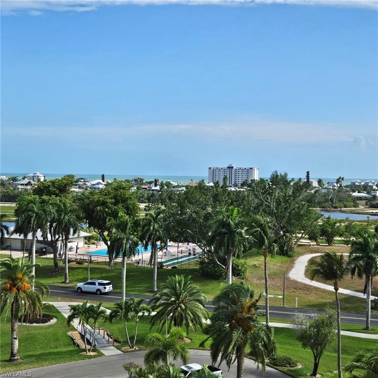 THE PALMS OF BAY BEACH - Residential