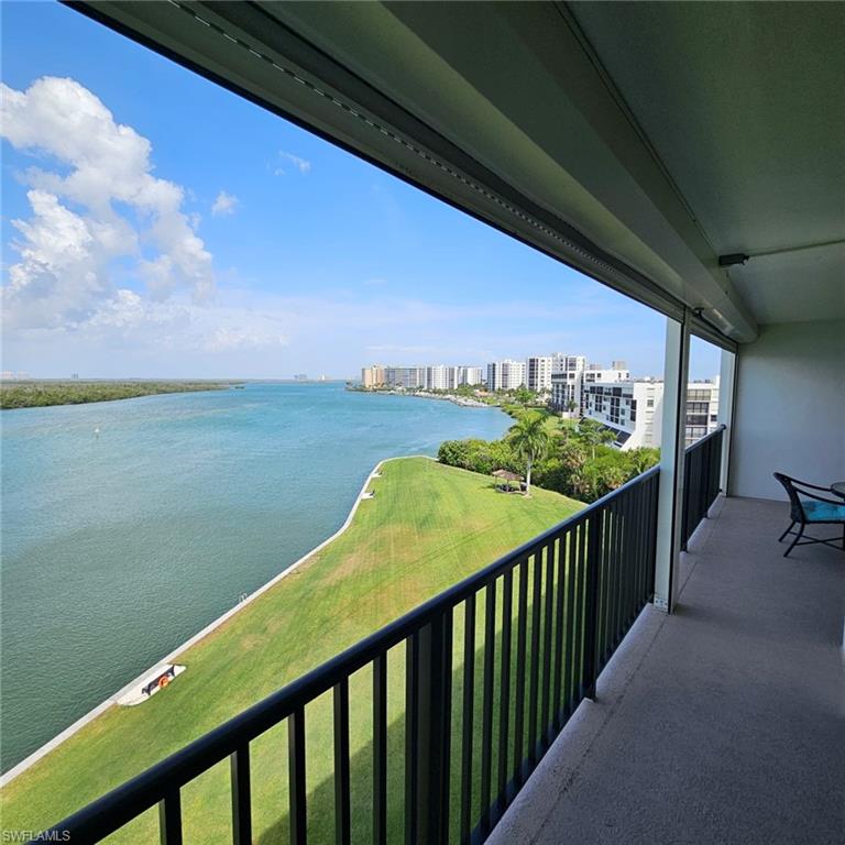 THE PALMS OF BAY BEACH - Residential