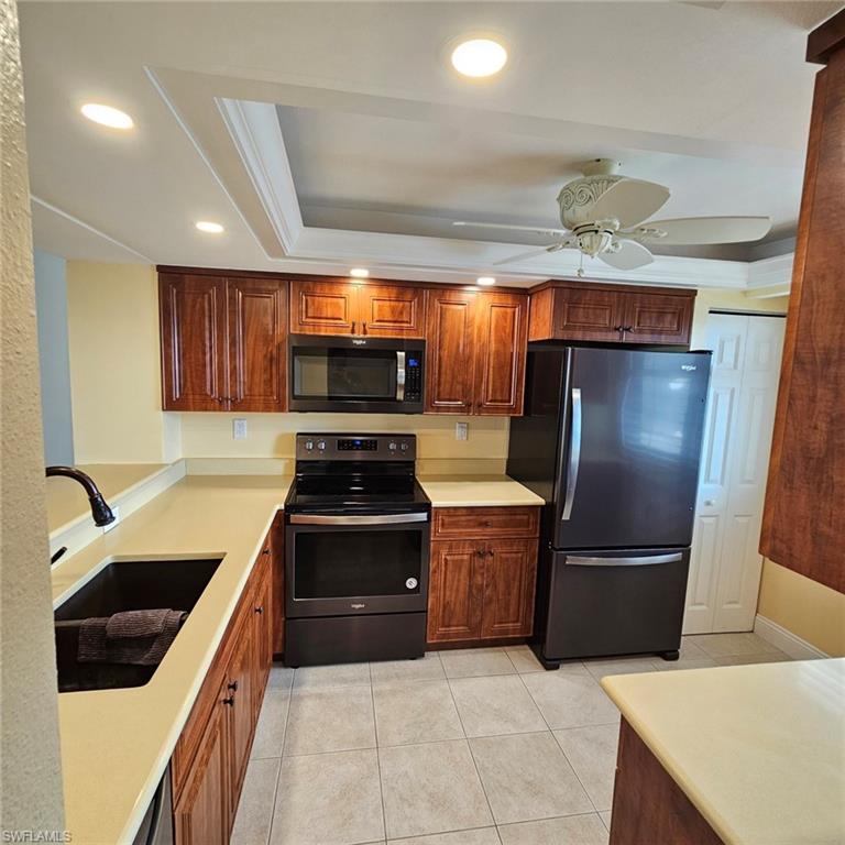 THE PALMS OF BAY BEACH - Residential