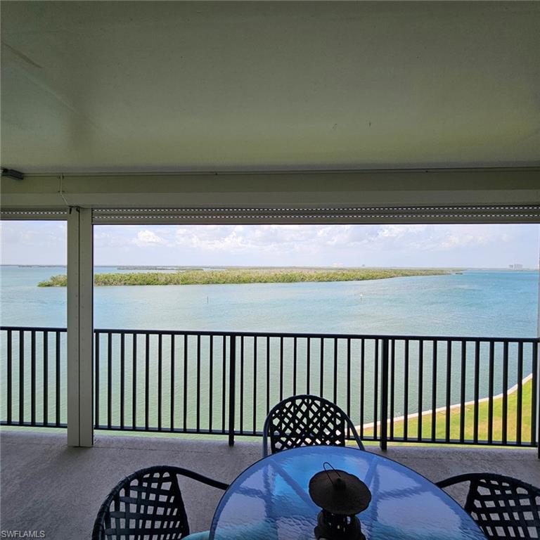 THE PALMS OF BAY BEACH - Residential