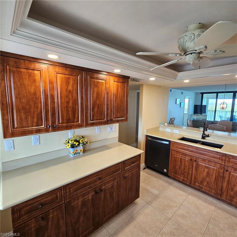 THE PALMS OF BAY BEACH - Residential