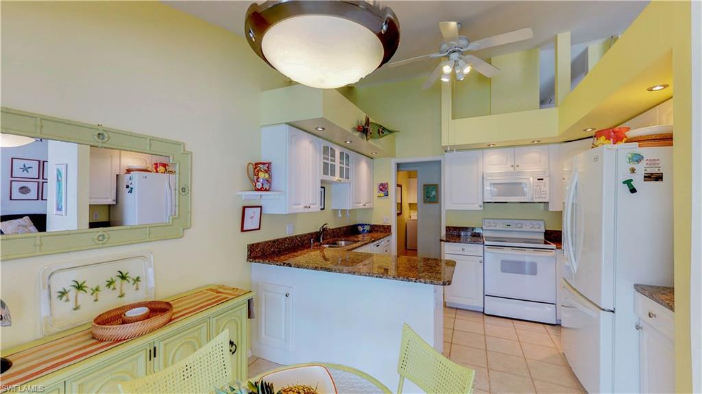 FOUNTAIN LAKES - Residential