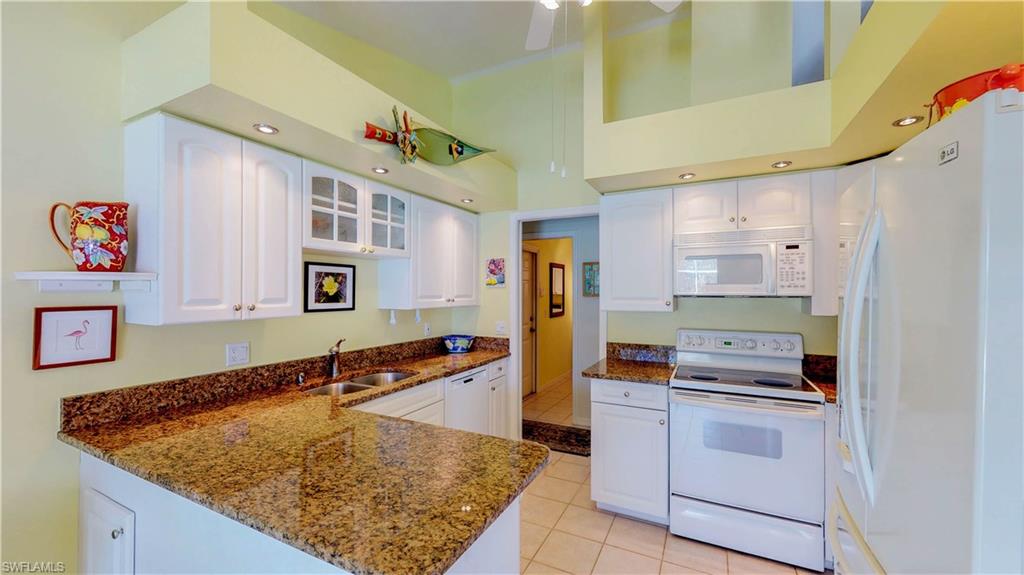 FOUNTAIN LAKES - Residential
