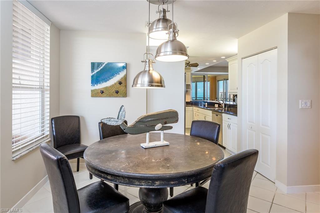 ROYAL MARCO POINT - Residential