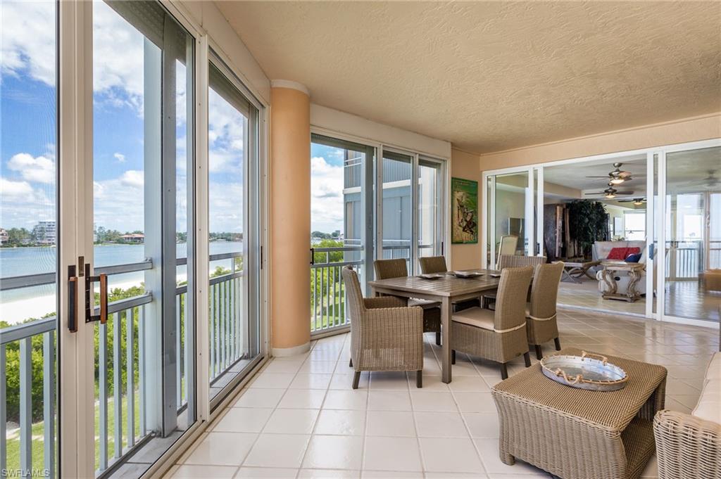 ROYAL MARCO POINT - Residential
