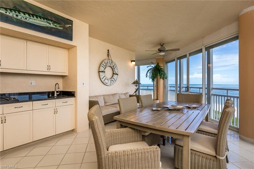 ROYAL MARCO POINT - Residential