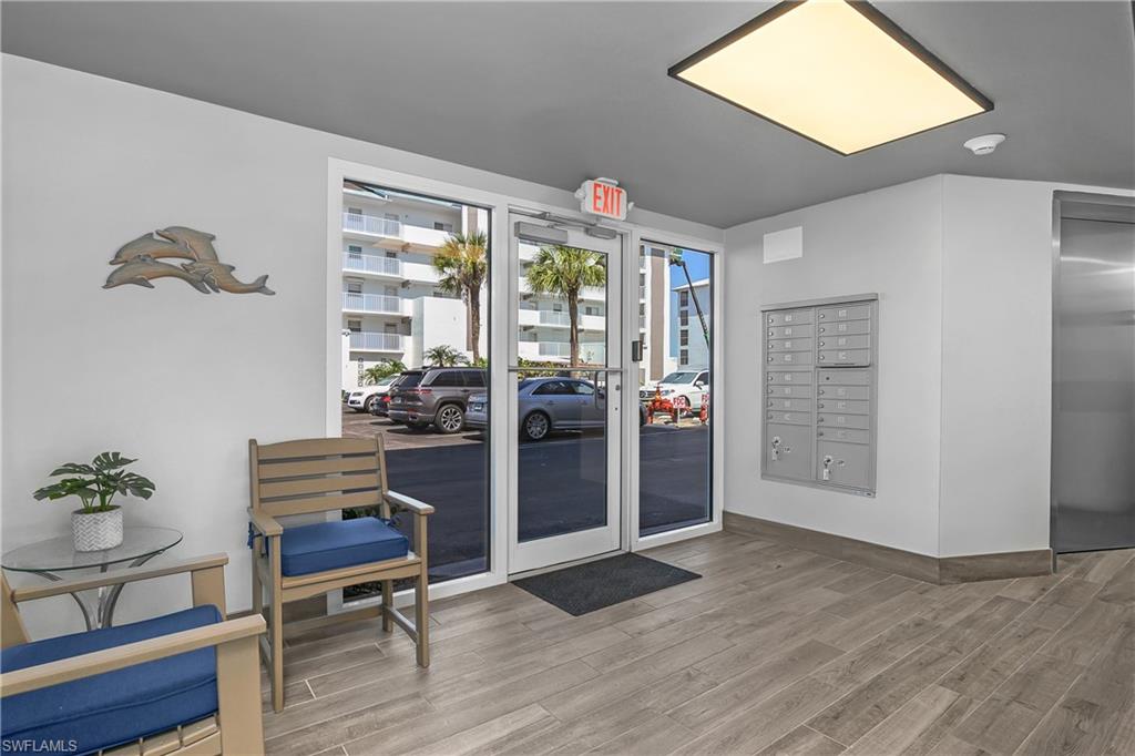 ROYAL PELICAN TOWNHOUSE - Residential
