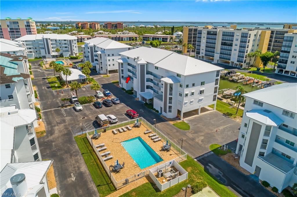 ROYAL PELICAN TOWNHOUSE - Residential