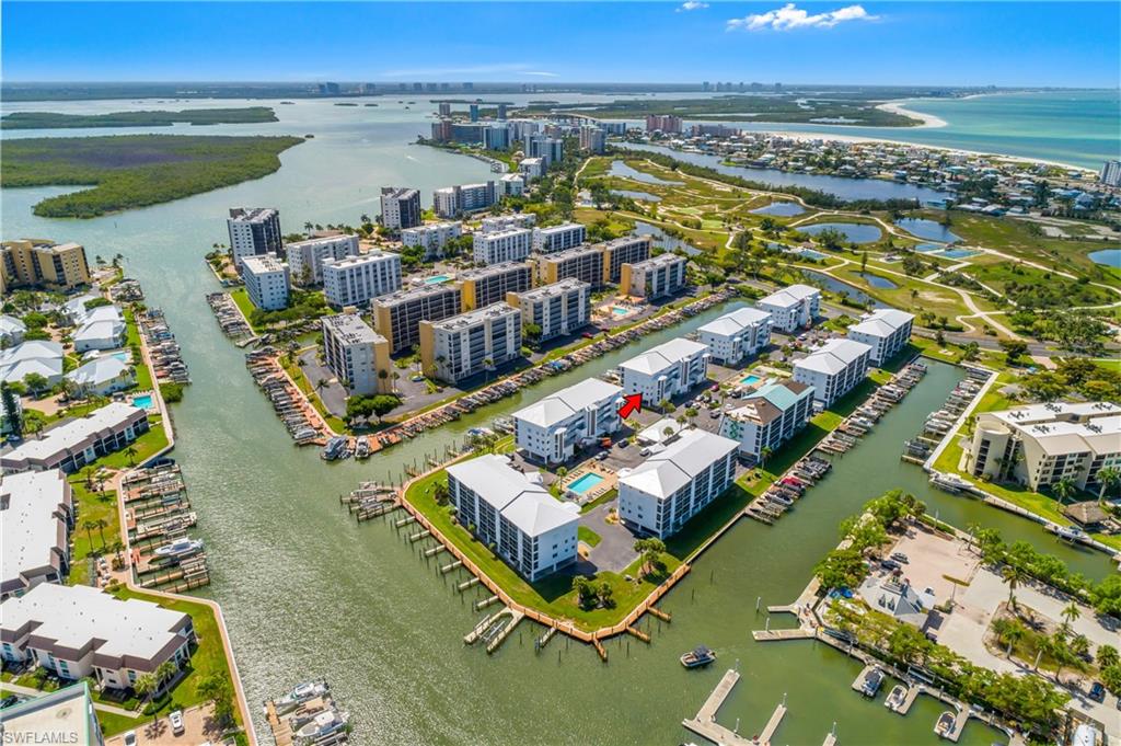 ROYAL PELICAN TOWNHOUSE - Residential