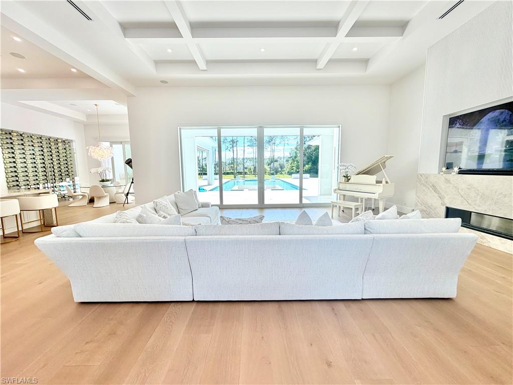 LIVINGSTON WOODS - Residential