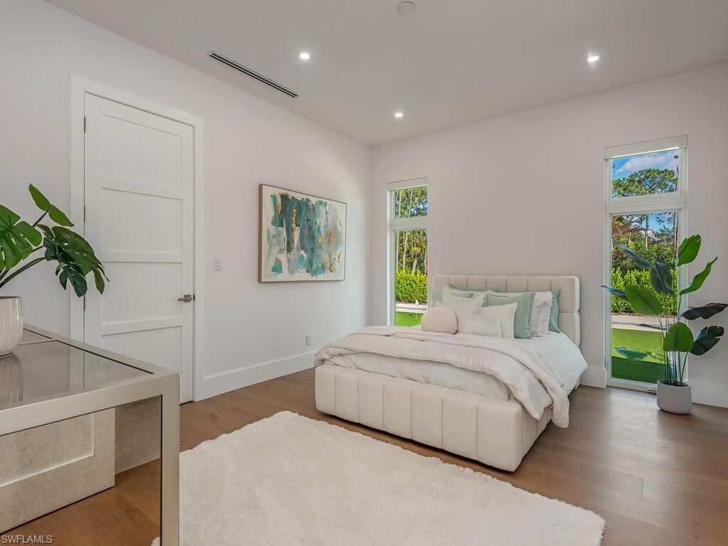LIVINGSTON WOODS - Residential