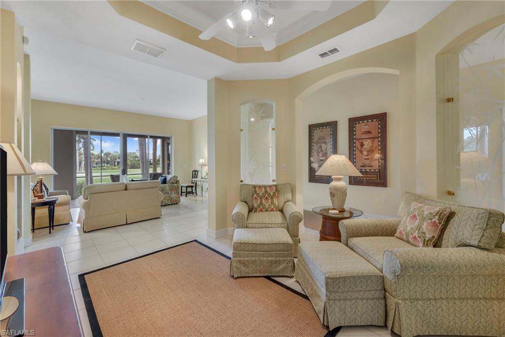THE HAMPTONS - Residential