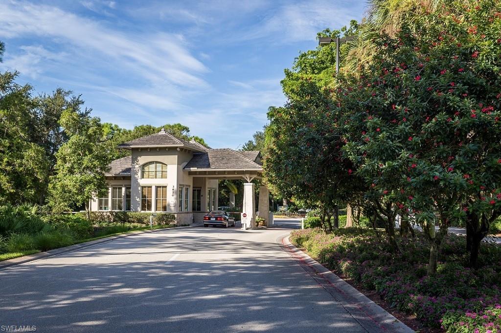 THE HAMPTONS - Residential
