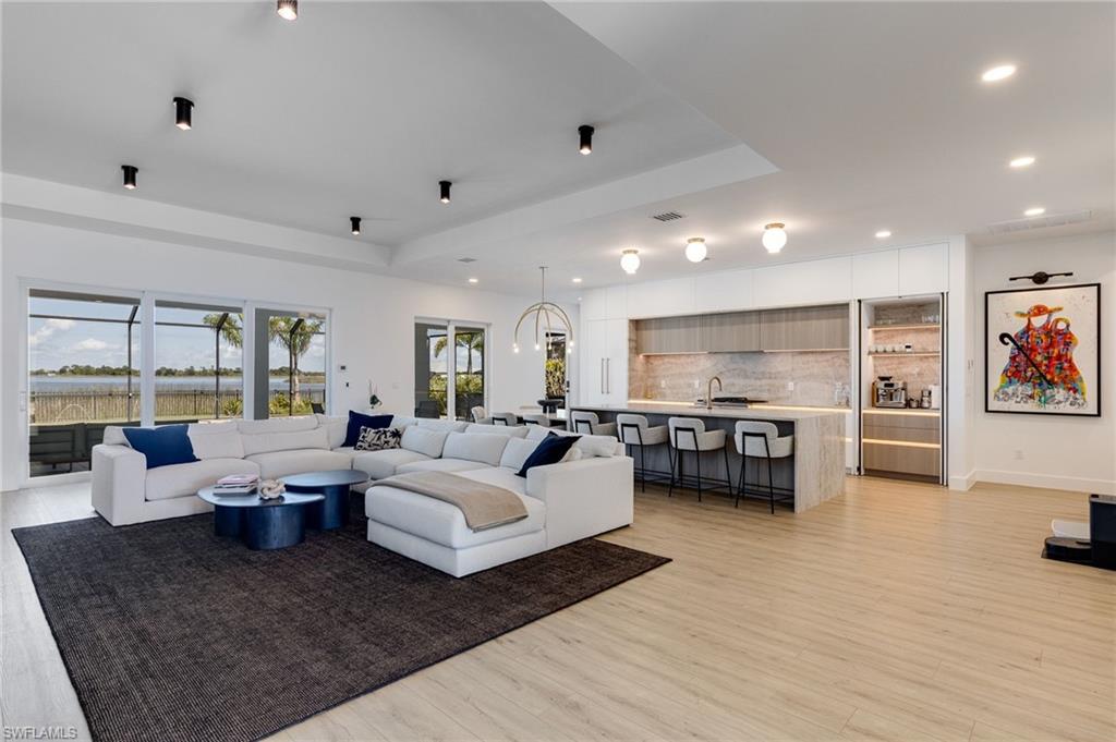 LAKE BABCOCK - Residential