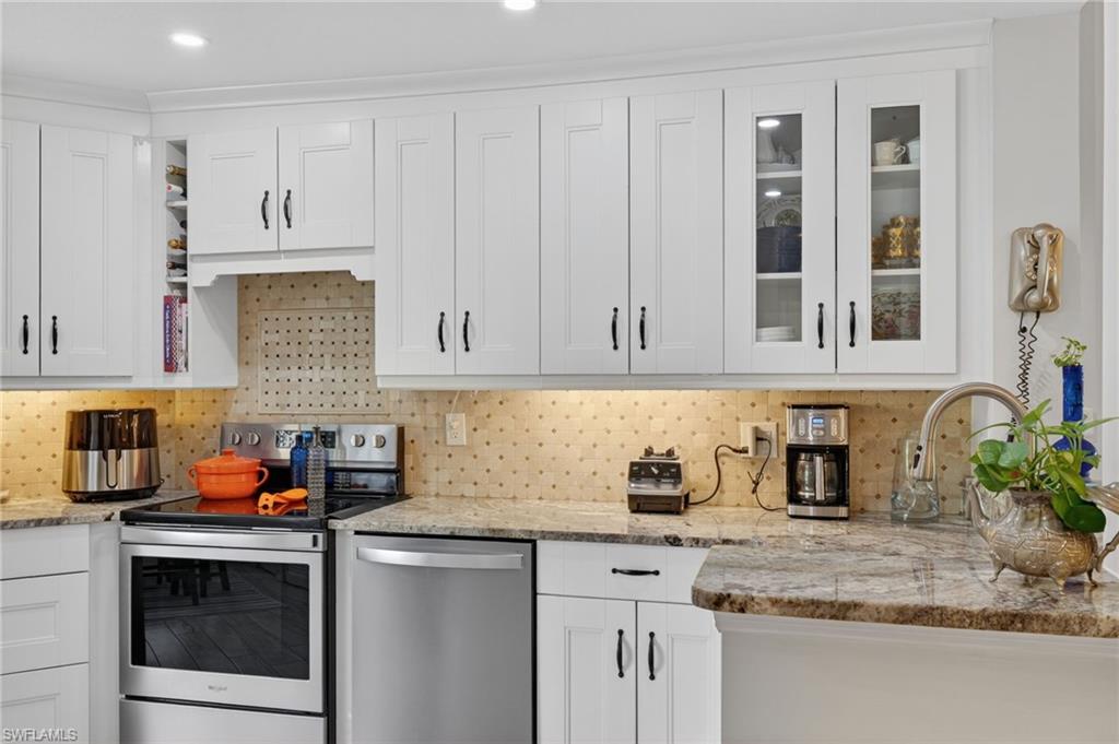 HUNTINGTON LAKES - Residential