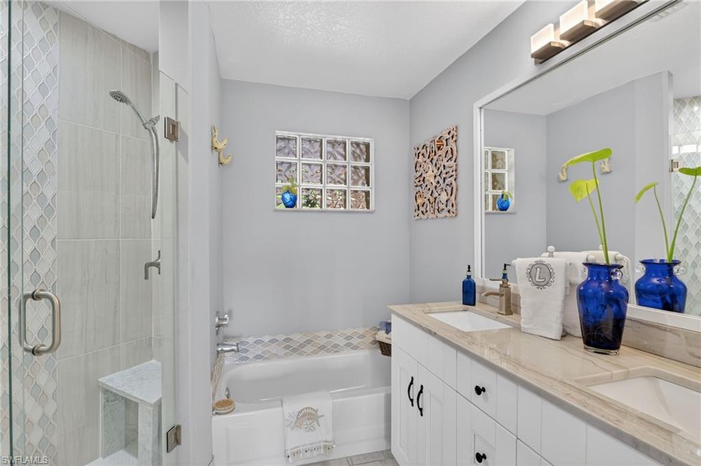 HUNTINGTON LAKES - Residential
