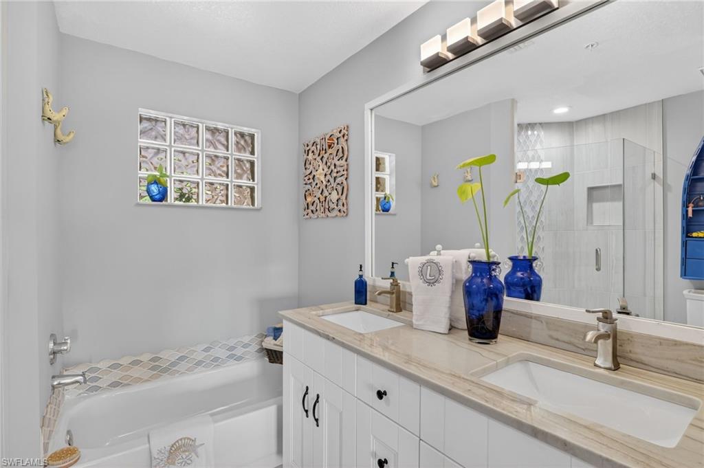 HUNTINGTON LAKES - Residential
