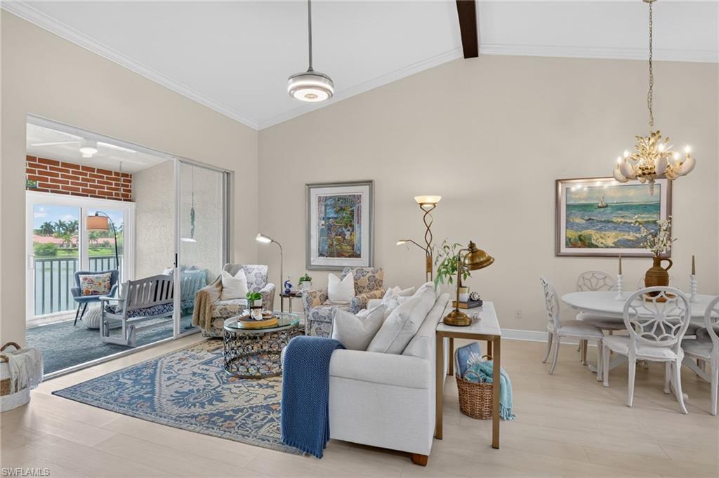 HUNTINGTON LAKES - Residential