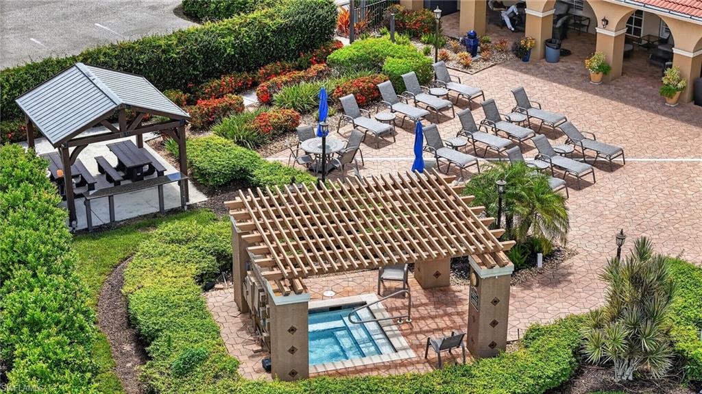 HUNTINGTON LAKES - Residential